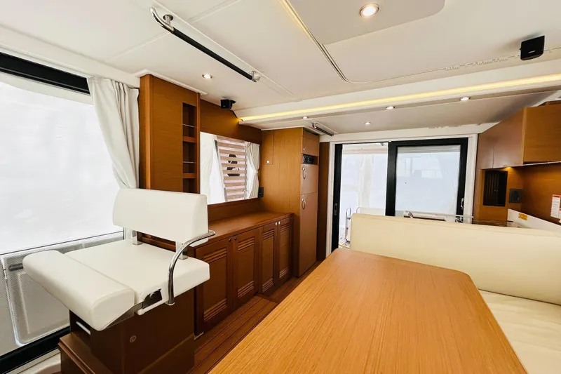 Toot 2 Yacht Photos Pics Salon