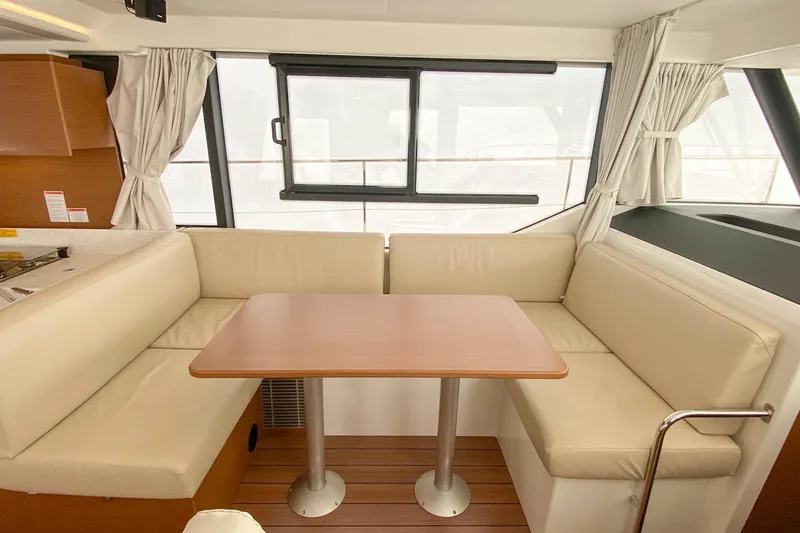 Toot 2 Yacht Photos Pics Dinette