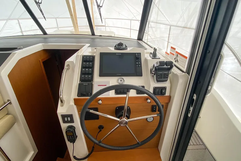 Toot 2 Yacht Photos Pics Helm Station