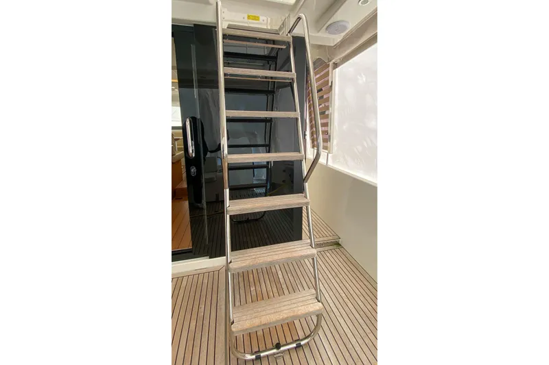 Toot 2 Yacht Photos Pics Ladder to Flybridge
