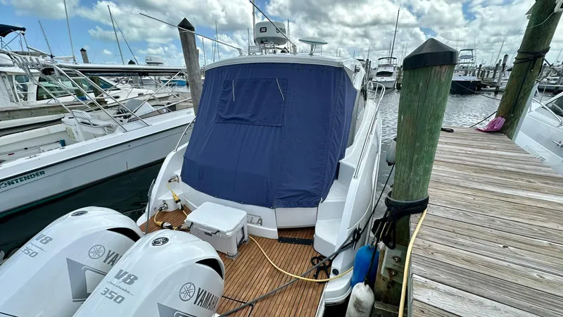 Aquabella Yacht Photos Pics 