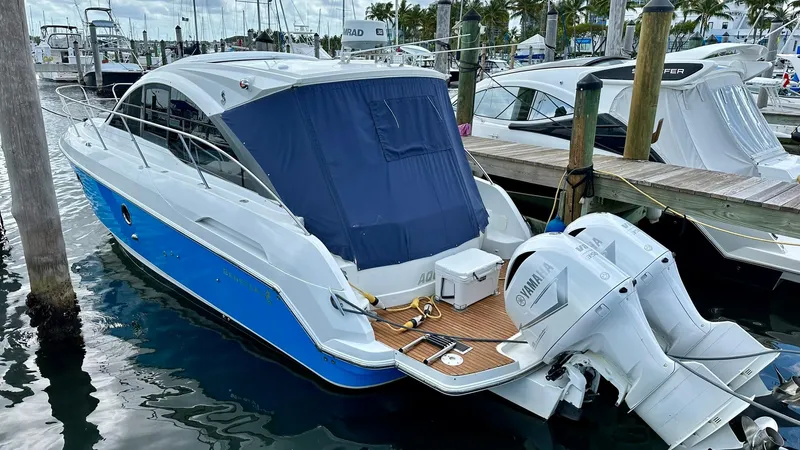 Aquabella Yacht Photos Pics 