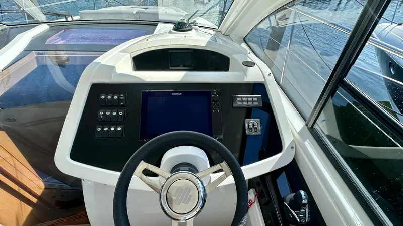 Aquabella Yacht Photos Pics 