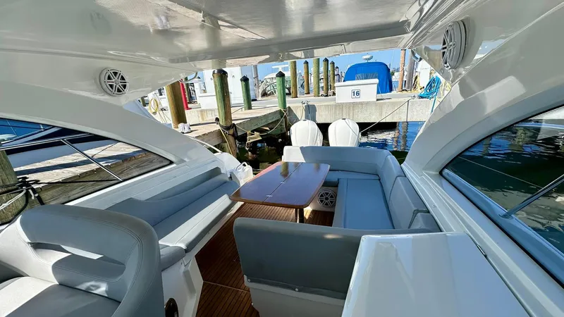 Aquabella Yacht Photos Pics 