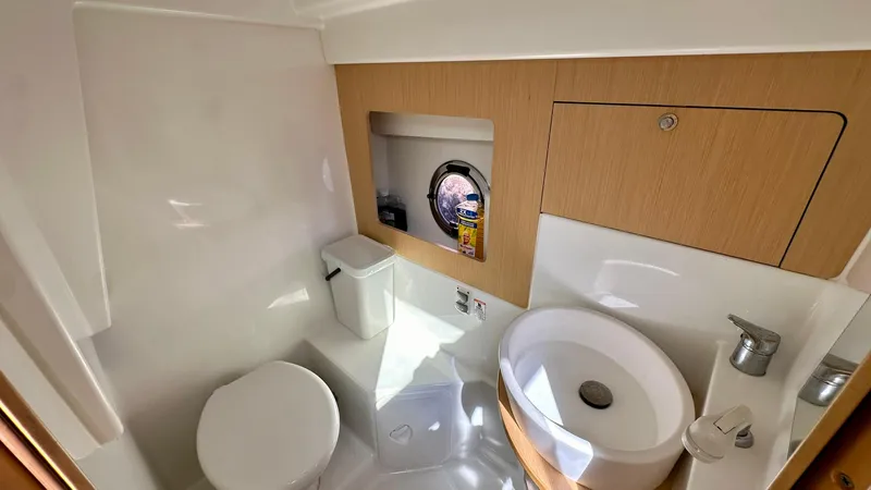 Aquabella Yacht Photos Pics 