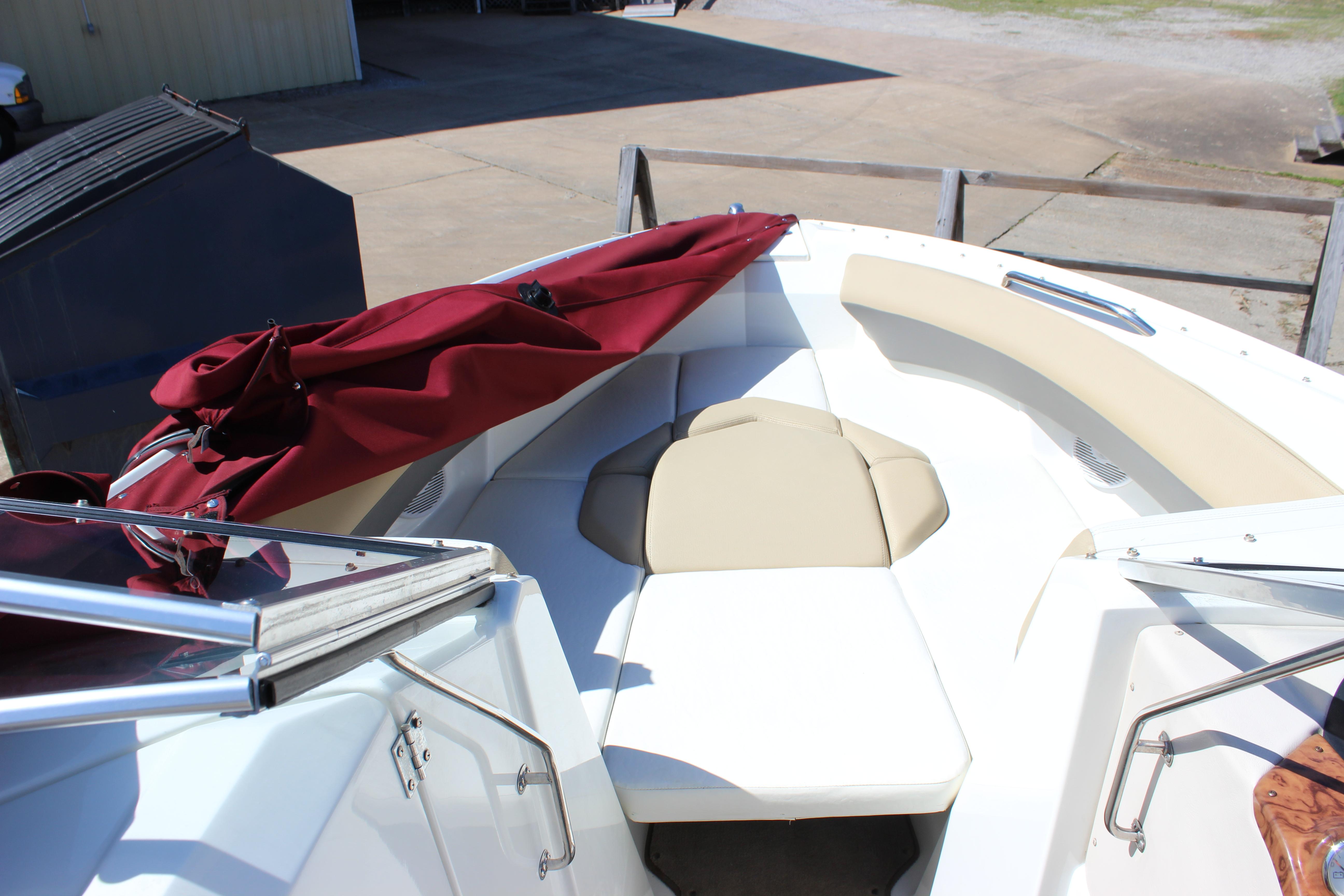 2005 Larson LXi 268 Runabout for sale - YachtWorld