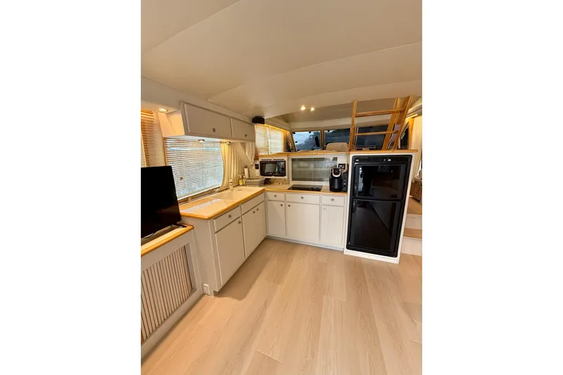 Sea B's Yacht Photos Pics Galley