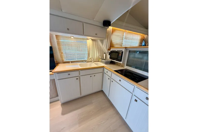 Sea B's Yacht Photos Pics Galley