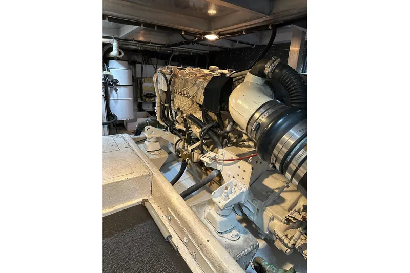 Sea B's Yacht Photos Pics Engine Room