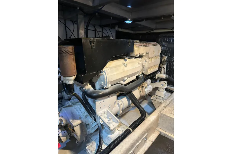 Sea B's Yacht Photos Pics Engine Room