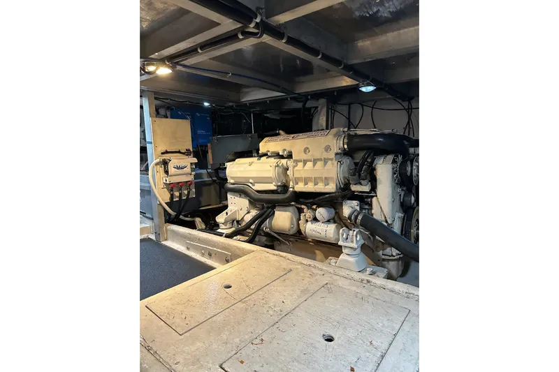 Sea B's Yacht Photos Pics Engine Room