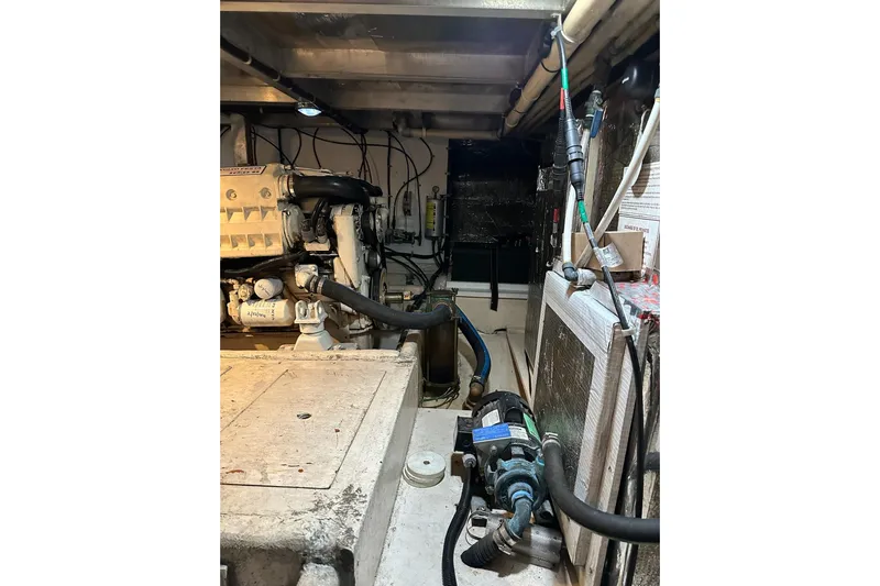 Sea B's Yacht Photos Pics Engine Room