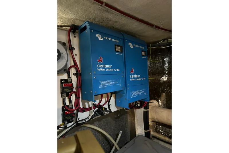 Sea B's Yacht Photos Pics Engine Room - Centaur battery chargers