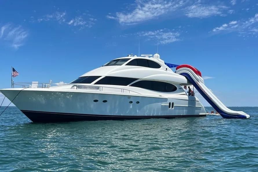 2004 Lazzara 82 