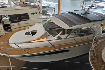 2026 Marex 310 Sun Cruiser