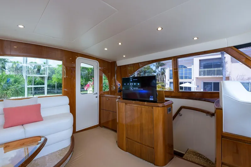 Osh-it Yacht Photos Pics Enclosed Flybridge