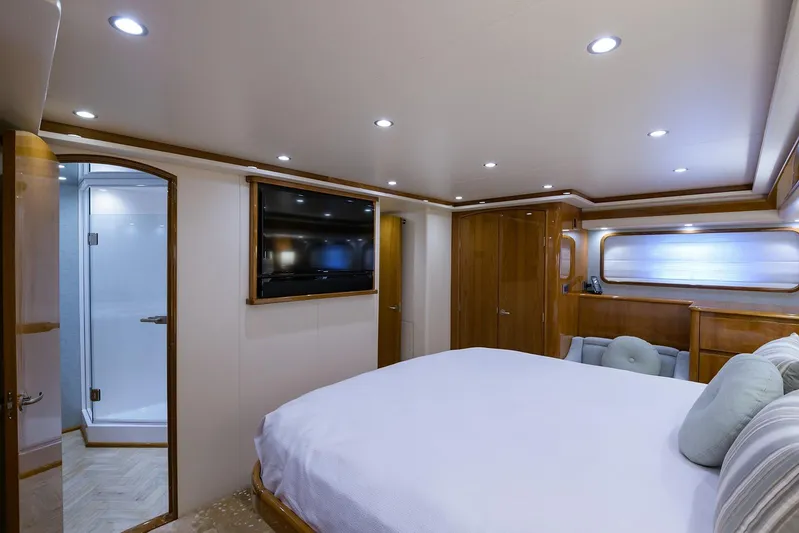 Osh-it Yacht Photos Pics Master Stateroom