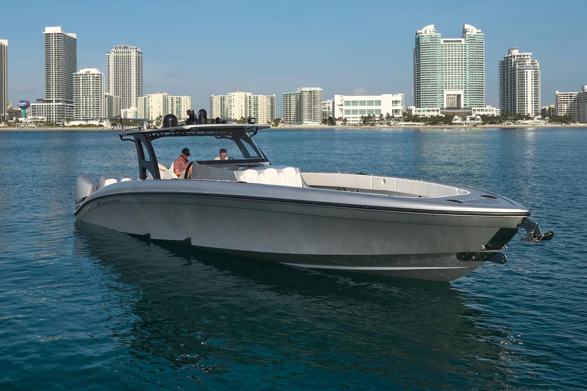 2021 Midnight Express 43 