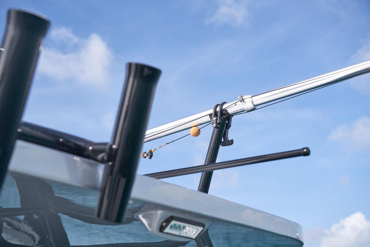 2021 Midnight Express 43 