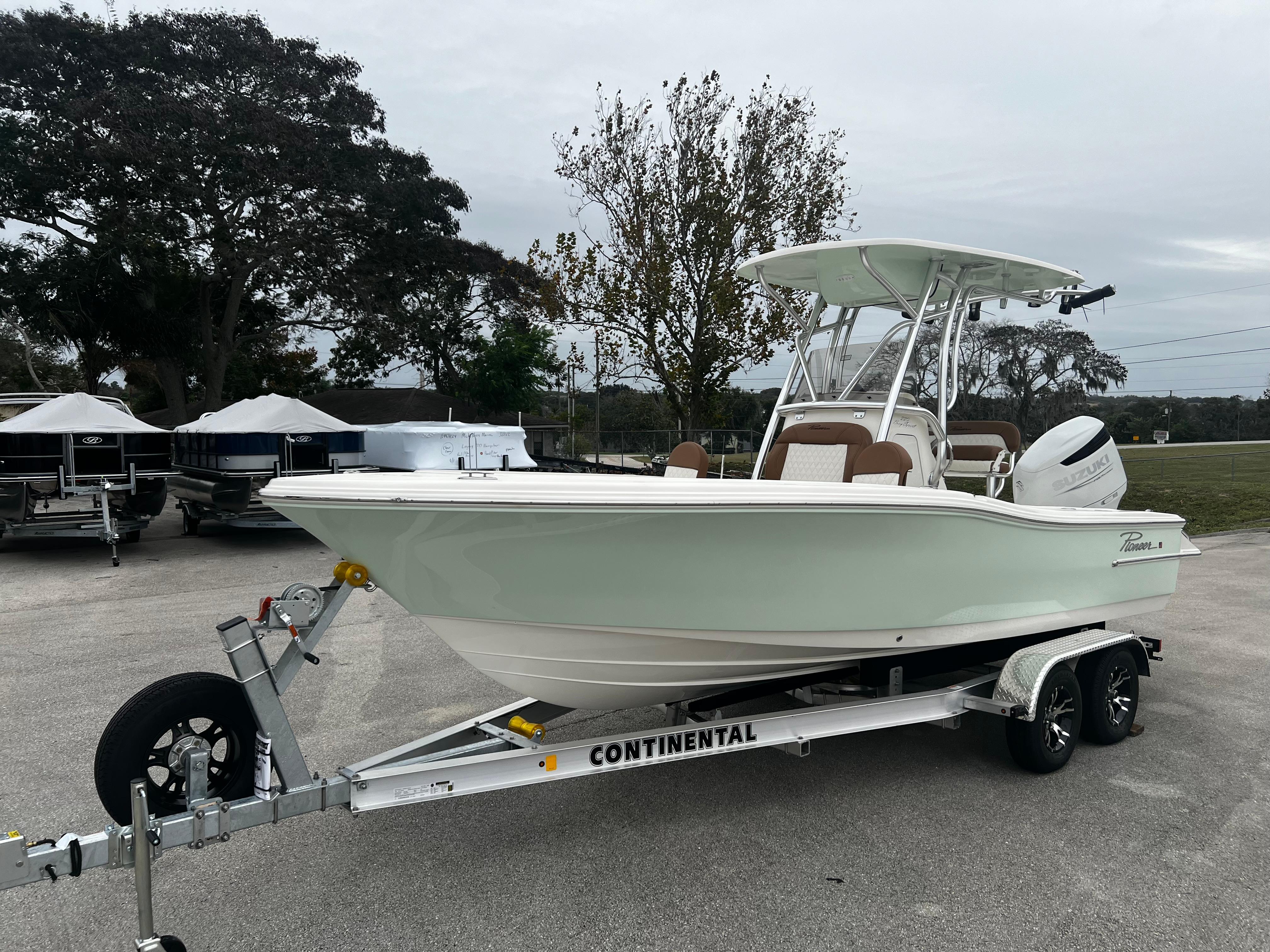 Pioneer 220 Bay Sport