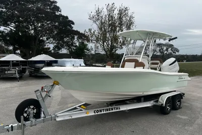 Pioneer 220 Bay Sport