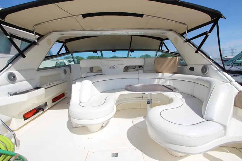  Yacht Photos Pics Luxurious 1994 Sea Ray 500 Sundancer yacht interior with spacious seating and elegant design.