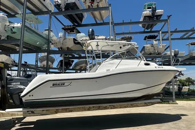 Boston Whaler 255 Conquest