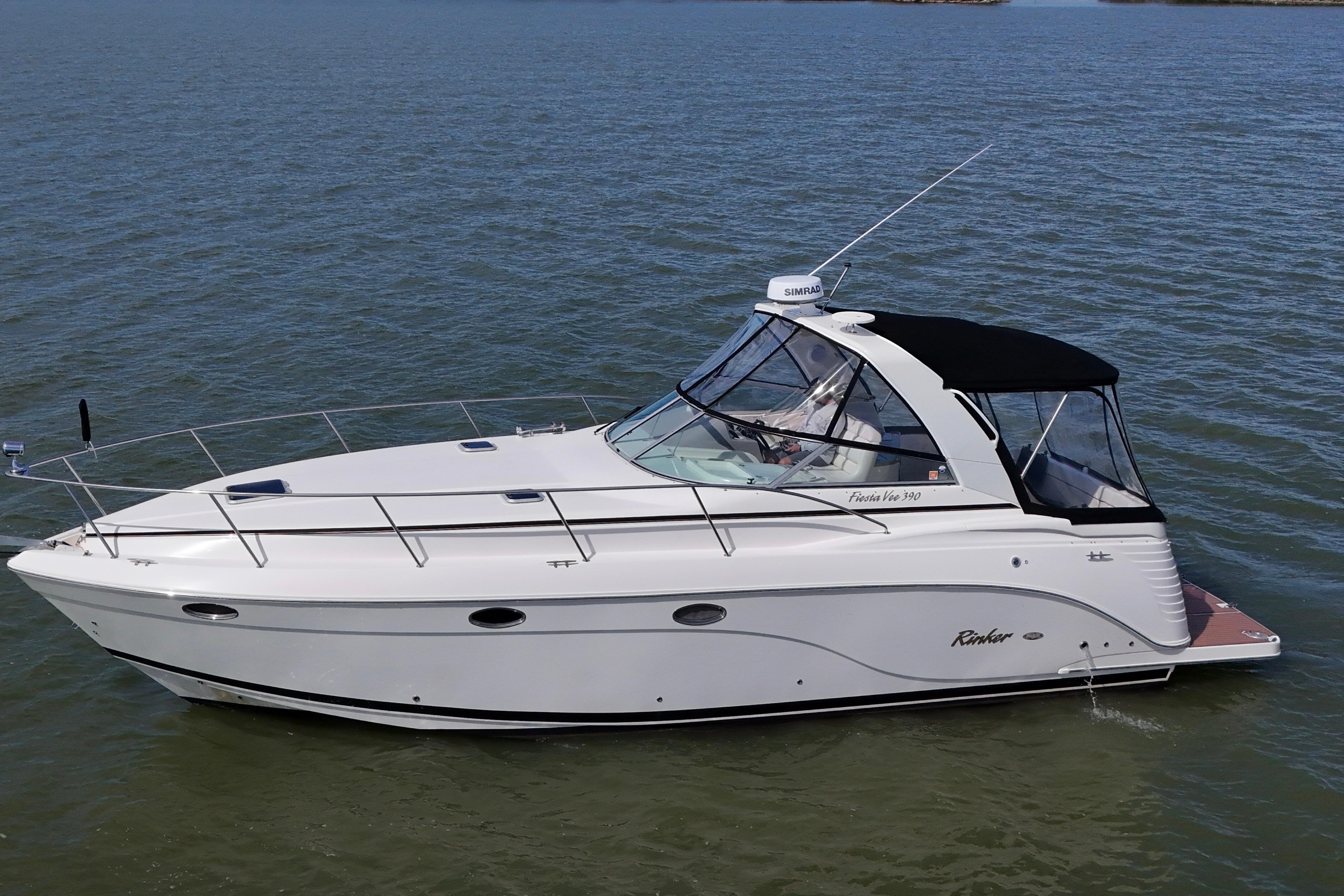 2006 Rinker 360 Express Cruiser Cruiser for sale - YachtWorld