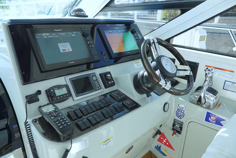 Door V Door Yacht Photos Pics 