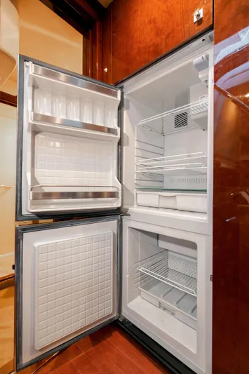 Door V Door Yacht Photos Pics 