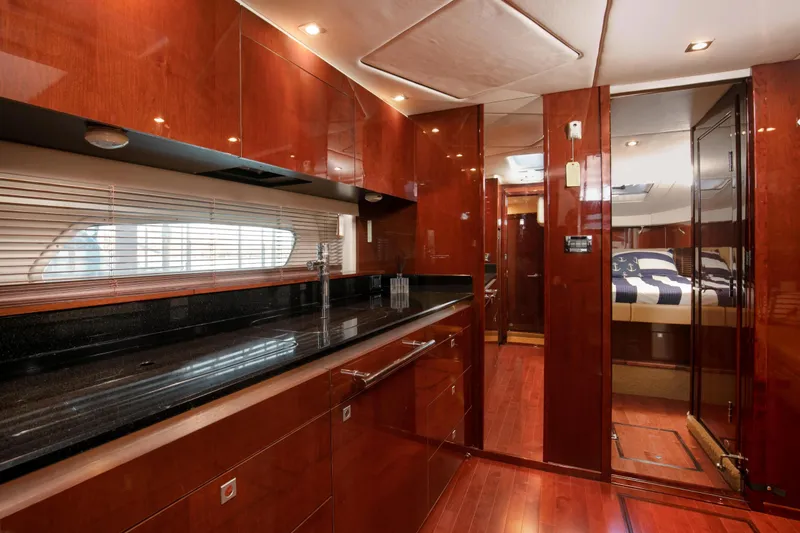 Door V Door Yacht Photos Pics 