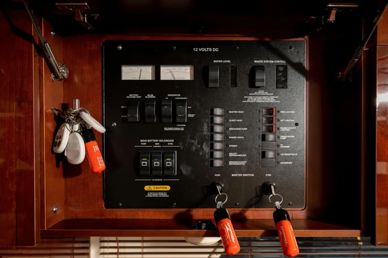 Door V Door Yacht Photos Pics 