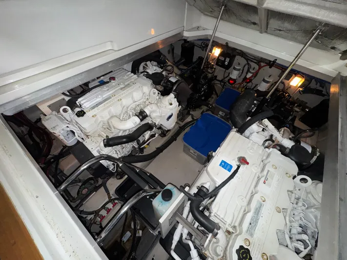 Door V Door Yacht Photos Pics 