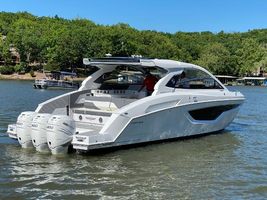 2021 42' Cruisers Yachts-42 GLS Outboard Lake Ozark, MO, US