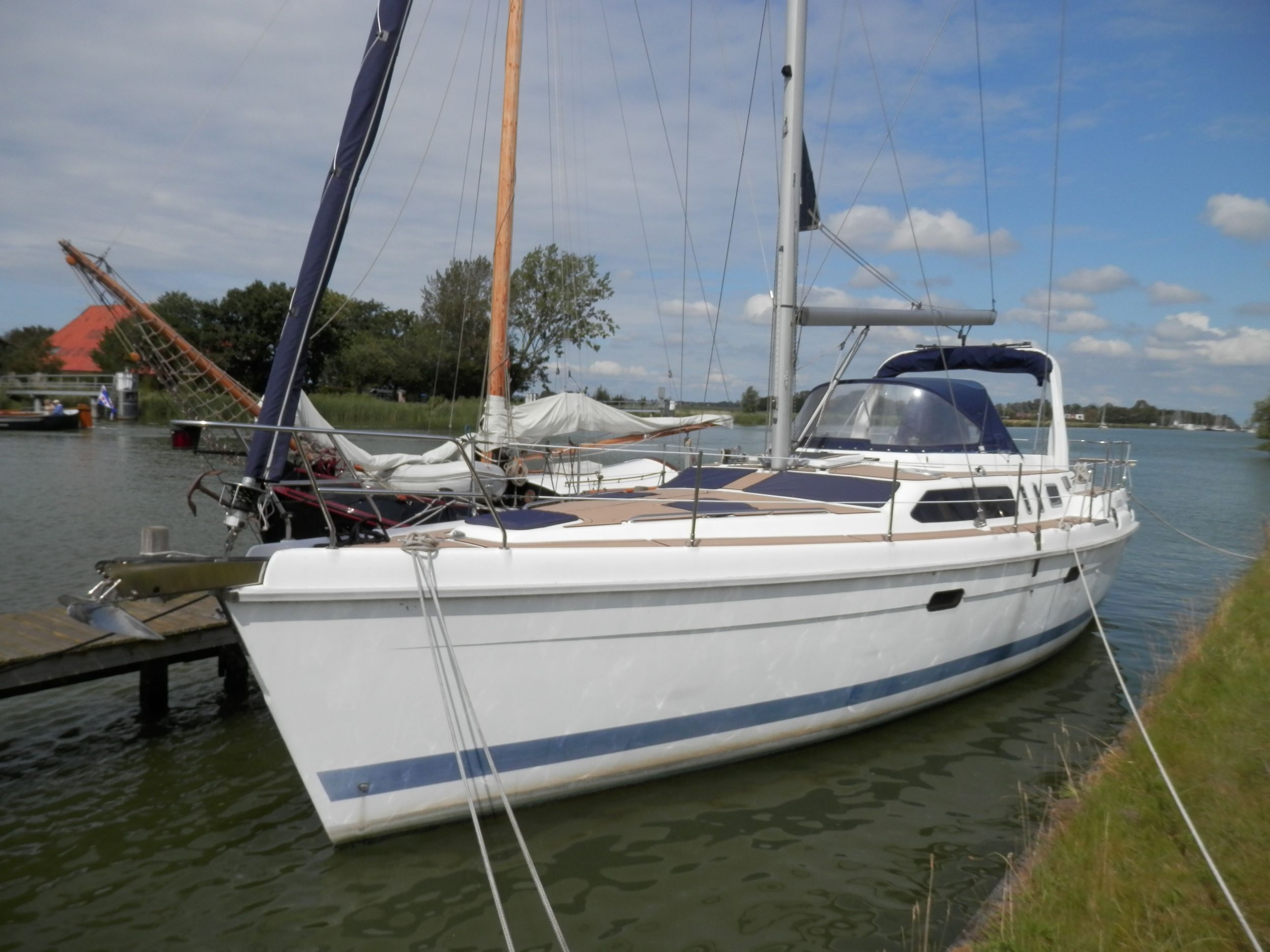 1998 Hunter Passage 450