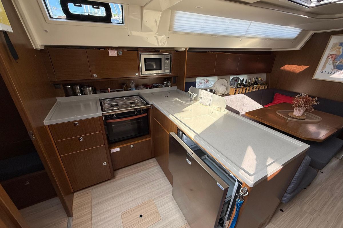 2019 Bavaria 44 