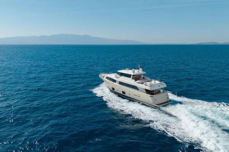 La Luce Yacht Photos Pics Luxurious 2008 Custom Line Navetta 26 yacht cruising on open sea.