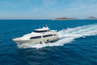 Custom Line Navetta 26