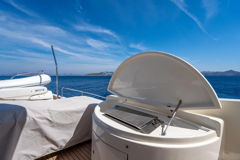 La Luce Yacht Photos Pics Luxury yacht deck with grill, ocean view, Custom Line Navetta 26, 2008 model.