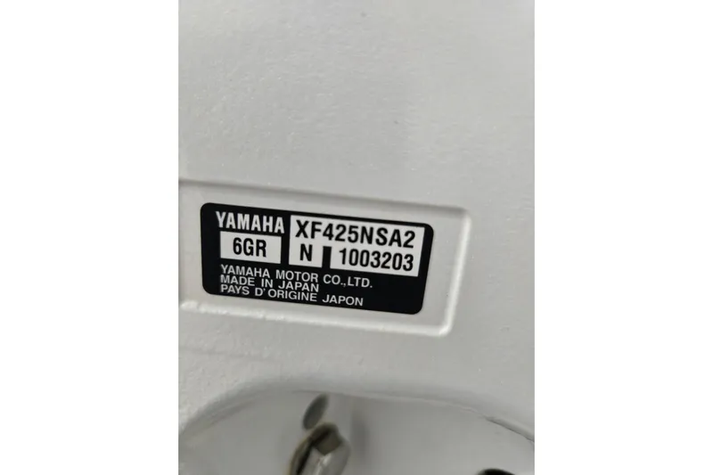  Yacht Photos Pics Label on Yamaha motor, model XF425NSA2, made in Japan, for Regulator 41, 2020.