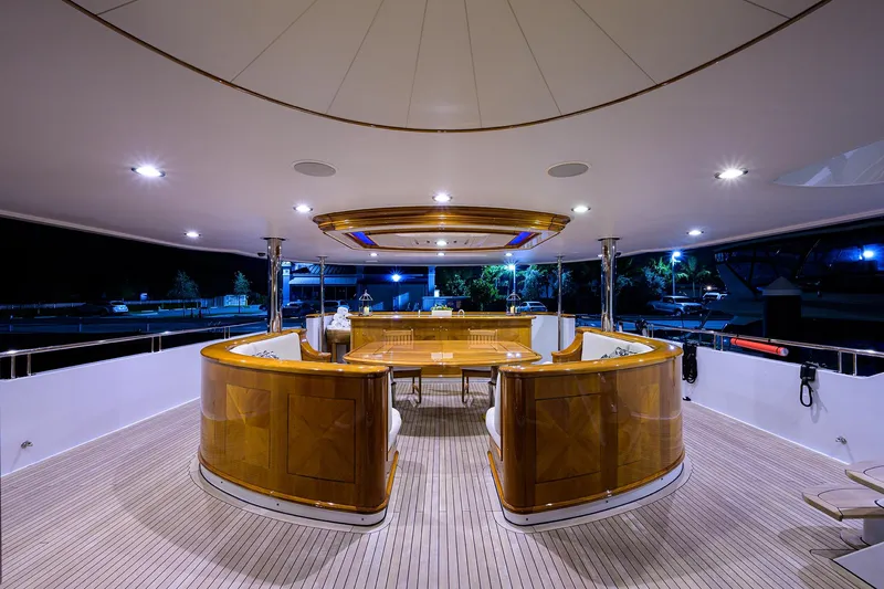 Excellence Yacht Photos Pics Luxurious Richmond Yachts 150 interior, 2010 model, featuring elegant wood finishes and modern lighting.