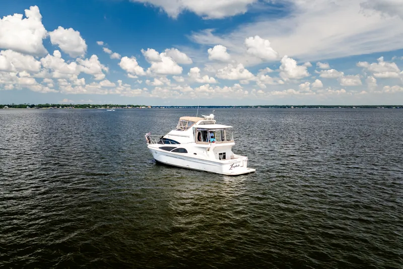 Loophole Yacht Photos Pics 