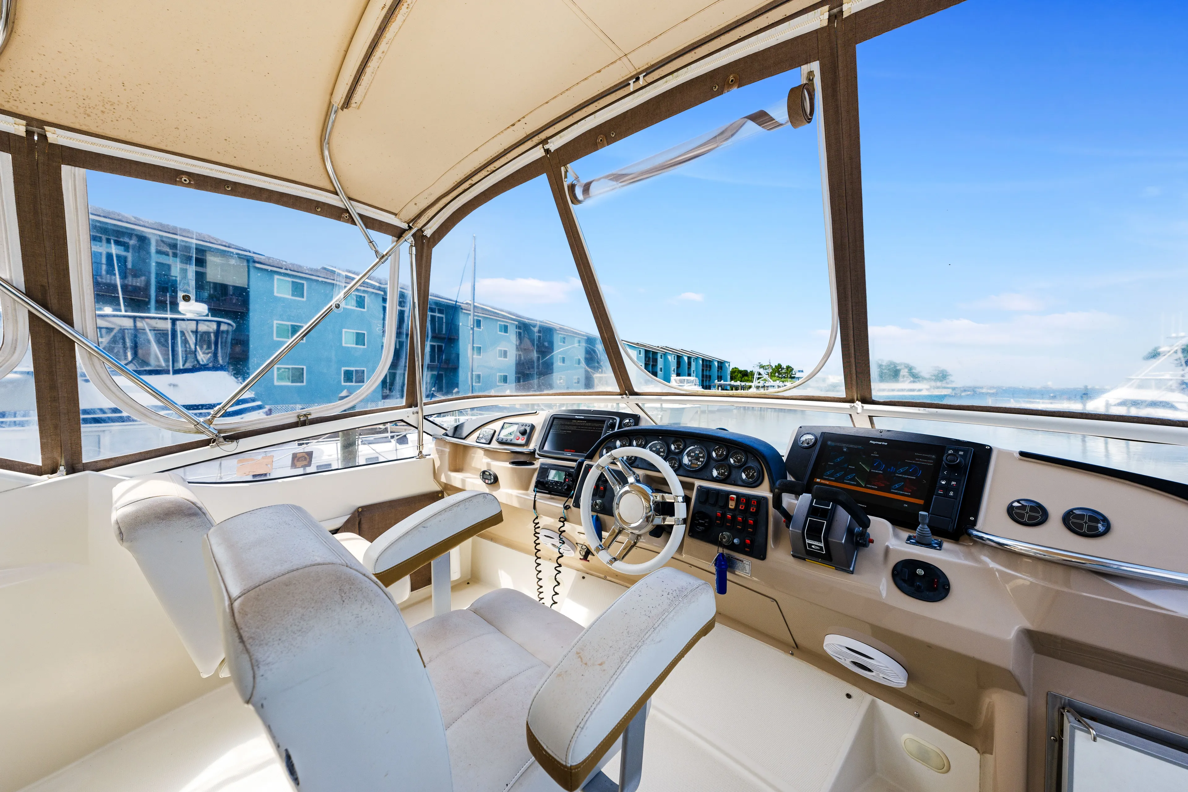 Loophole Yacht Photos Pics 