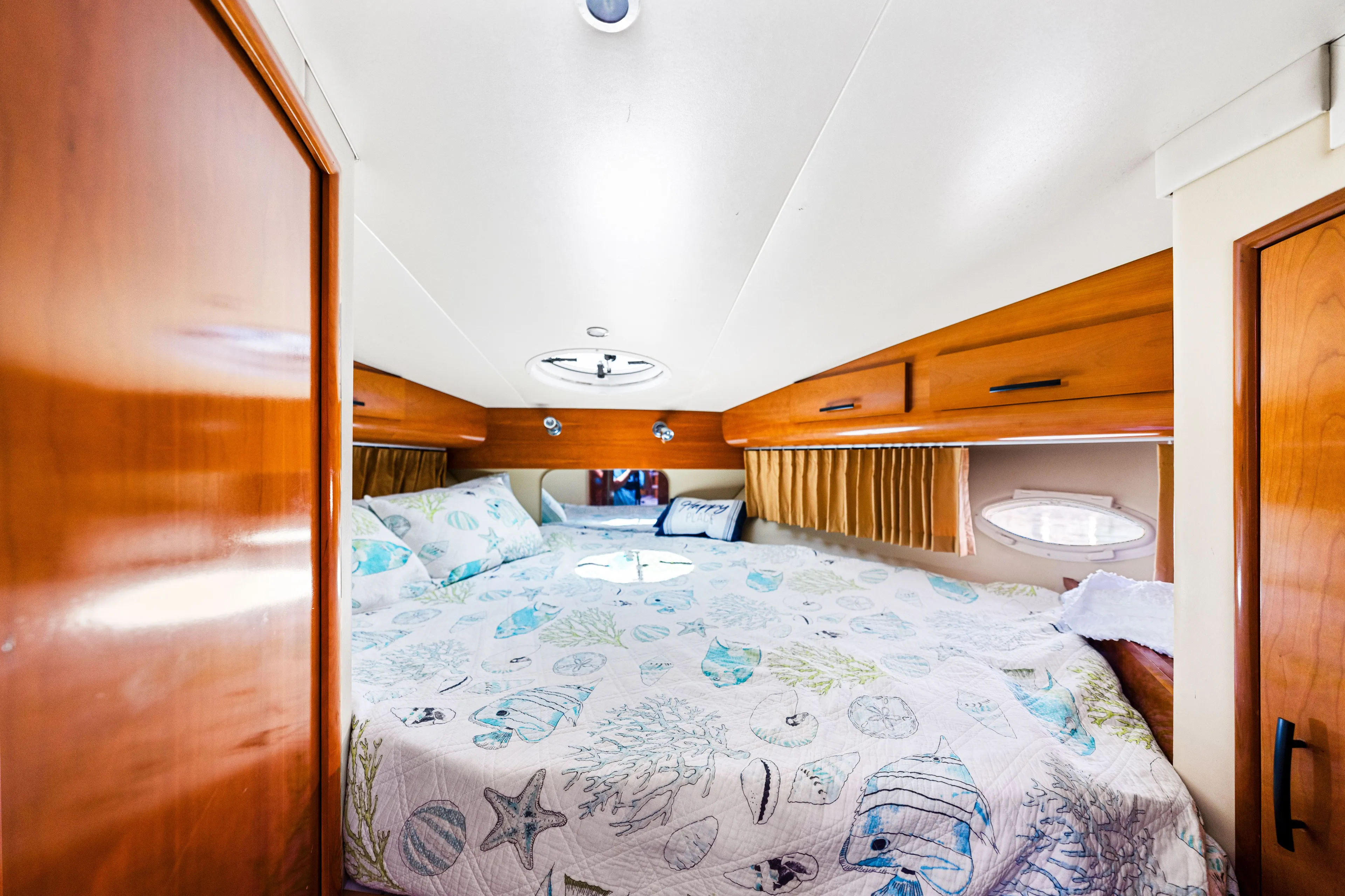 Loophole Yacht Photos Pics 