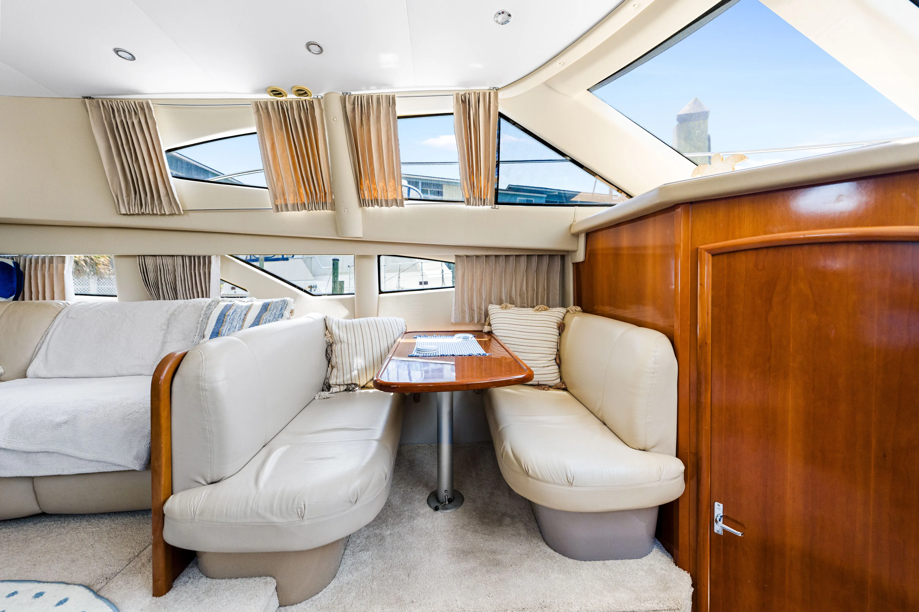 Loophole Yacht Photos Pics 