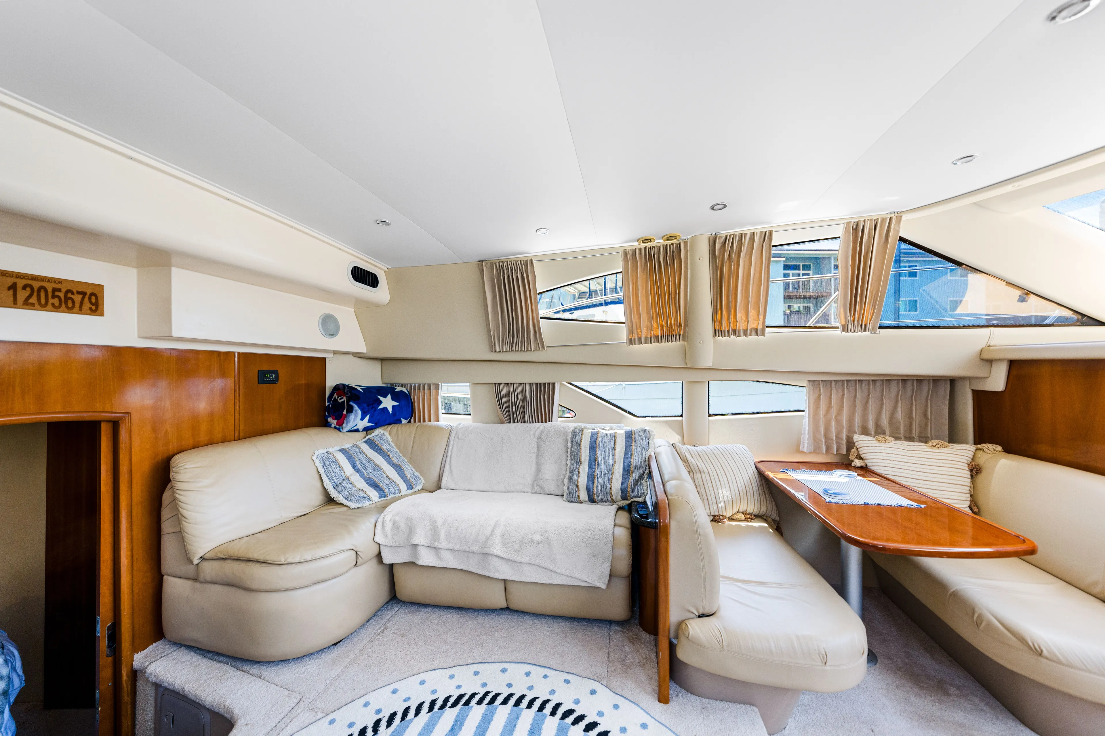 Loophole Yacht Photos Pics 