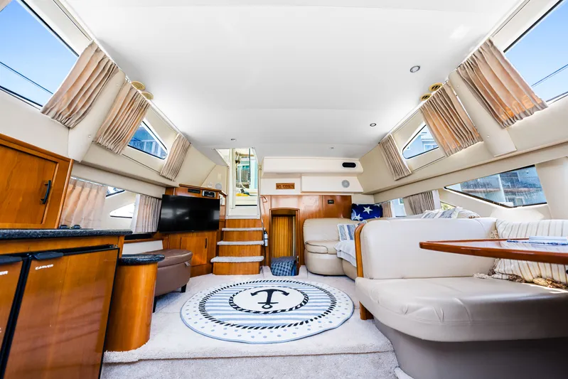 Loophole Yacht Photos Pics 