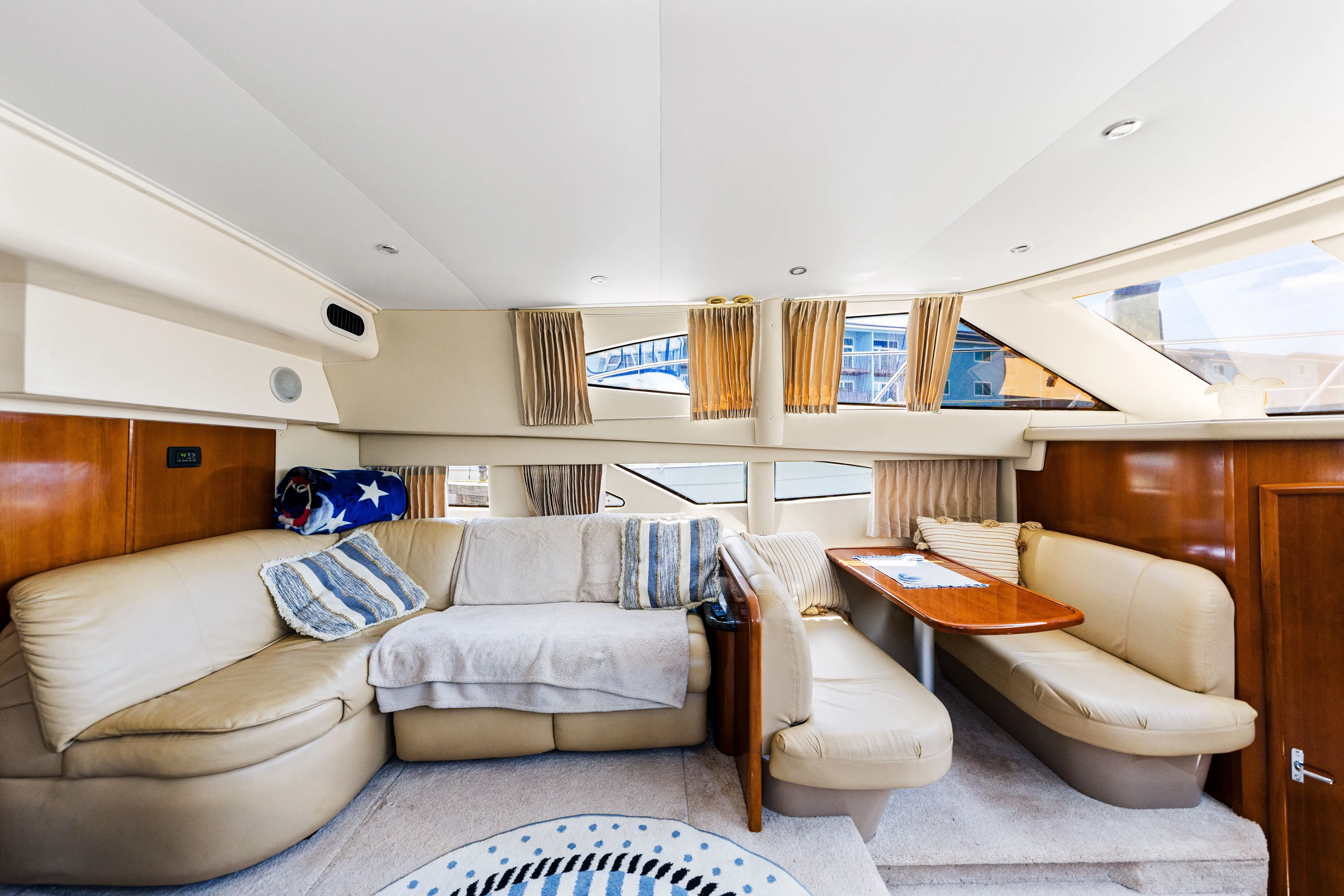 Loophole Yacht Photos Pics 