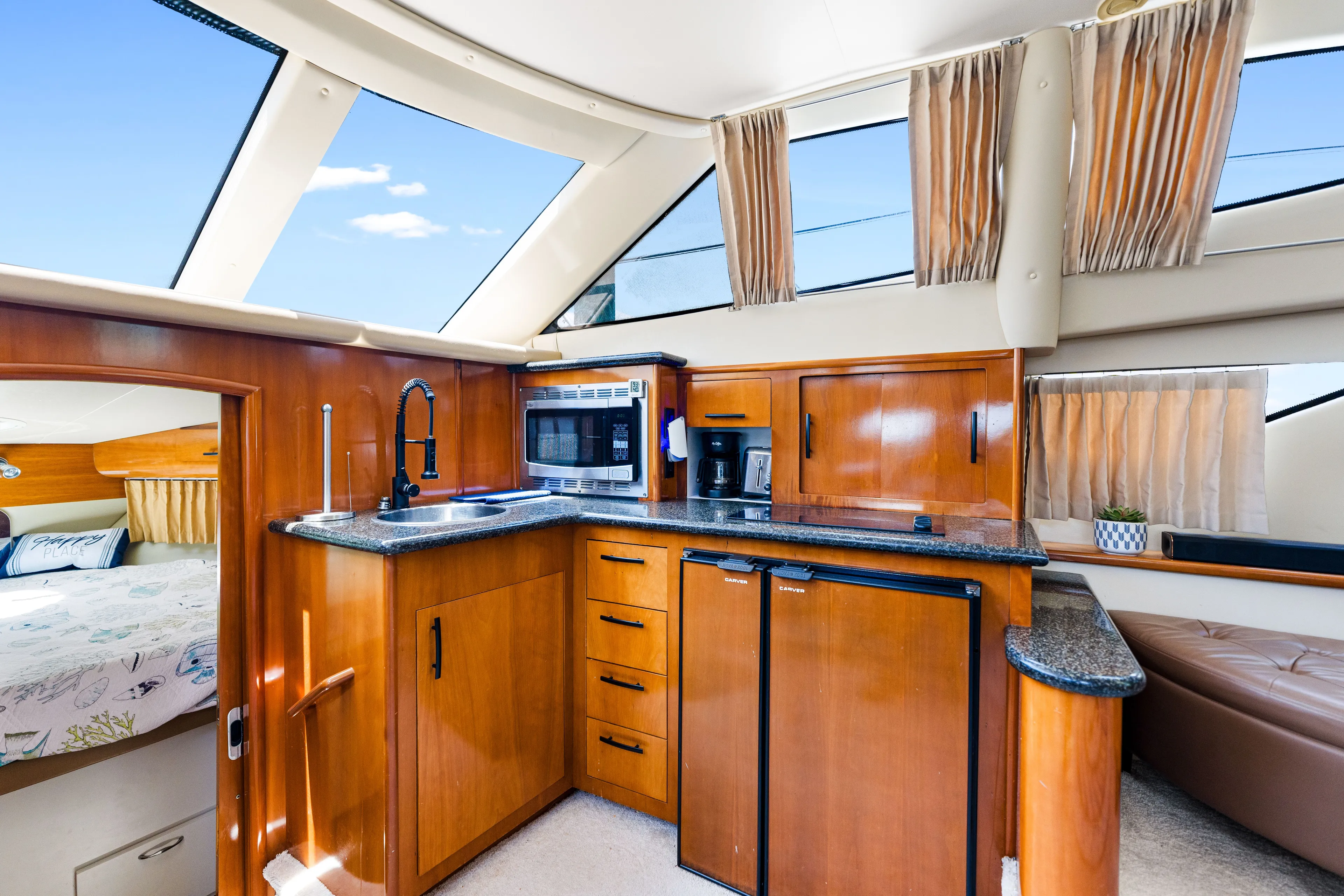 Loophole Yacht Photos Pics 