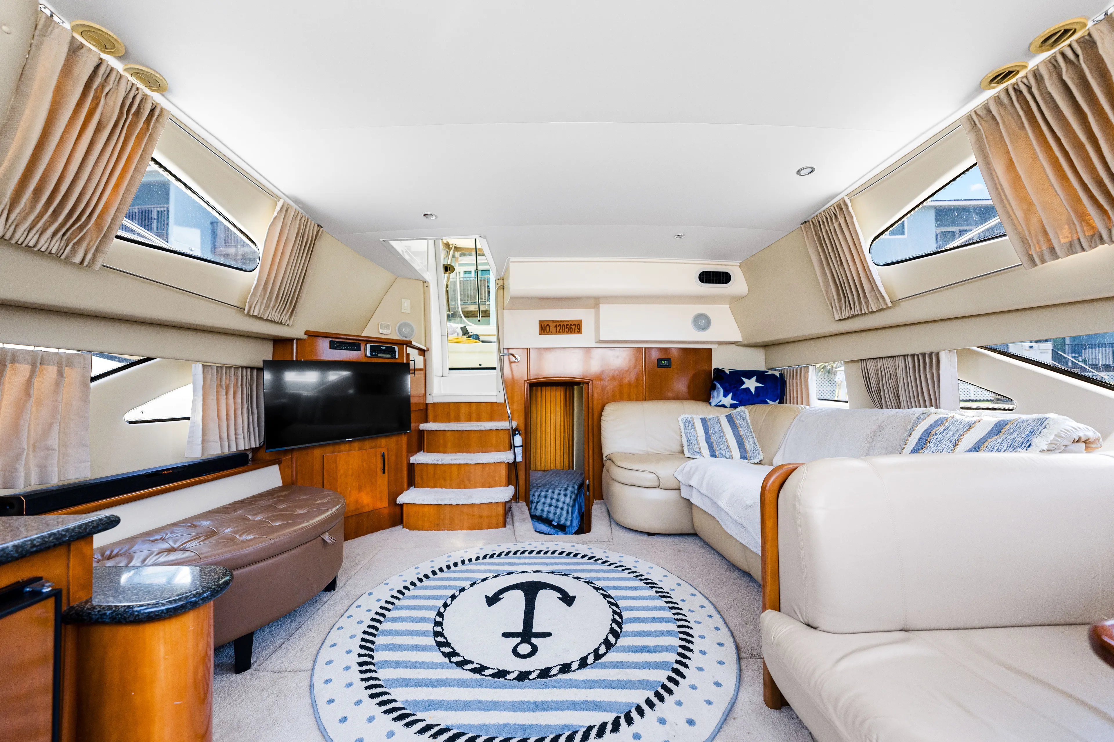 Loophole Yacht Photos Pics 